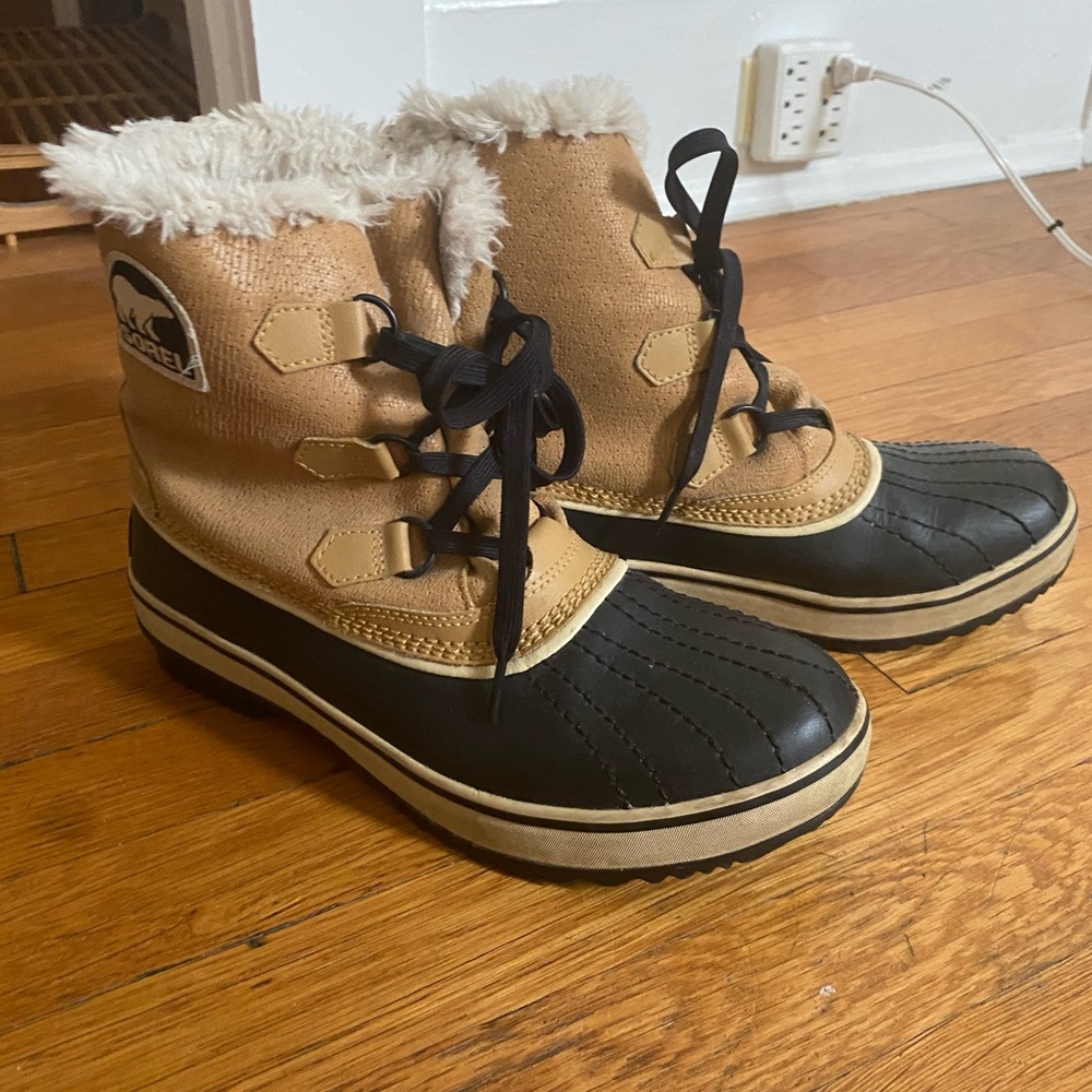 Sorel Snow Boots - Women’s 9.5